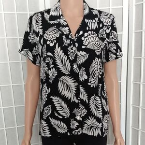 Grace Women’s Black Hawaiian Palm Leaf Top w/ Pearl Buttons | XS